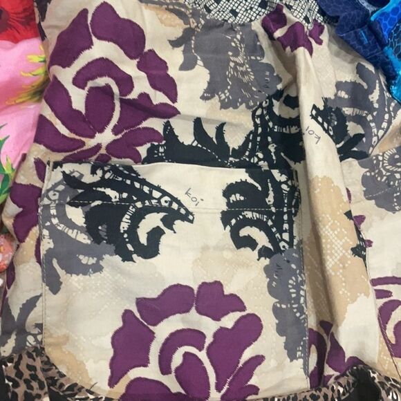 Scrub top bundle XS (5000B) - Picture 3 of 7